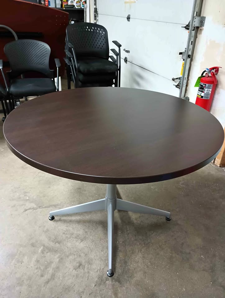 PRE-OWNED 42" ROUND CONFERENCE TABLE