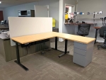 PRE-OWNED ELECTRIC HEIGHT DESK WITH PRIVACY PANEL