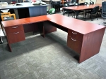PRE-OWNED IOF 78X78 DESK