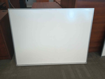 PRE-OWNED WHITEBOARD 4