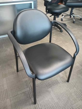 OSP VINYL SIDE CHAIR 