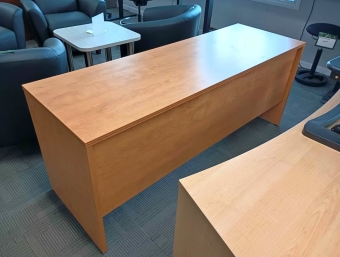 PRE-OWNED IOF 24X72 DESK