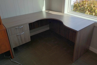 IOF 60X60 DESK SOUTHWEST